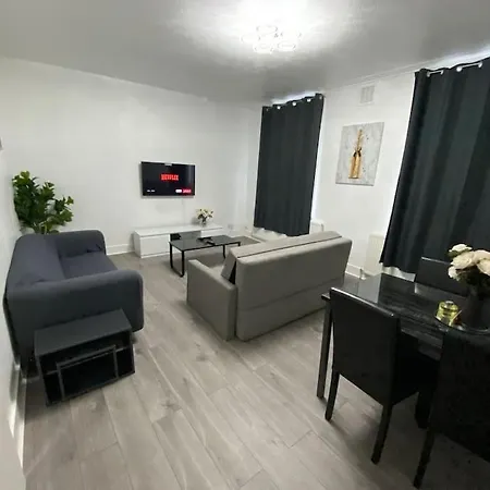 2 Bedroom Flat In *