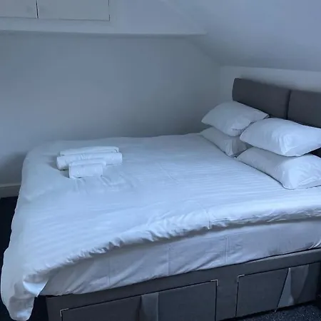 2 Bedroom Flat In Appartement
