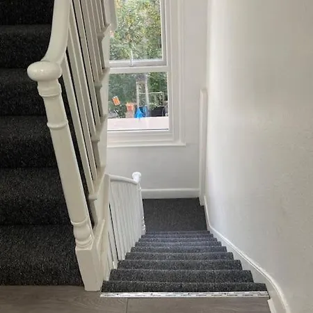 2 Bedroom Flat In