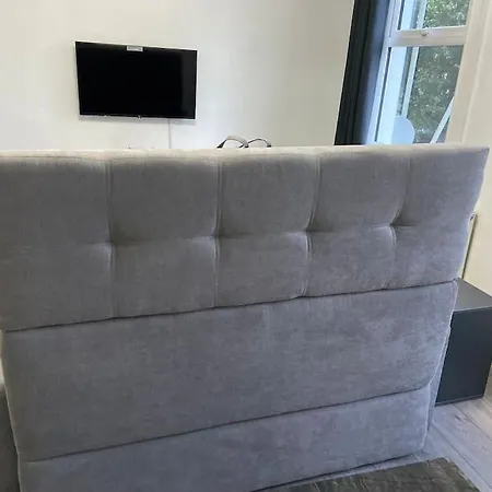 Appartement 2 Bedroom Flat In *