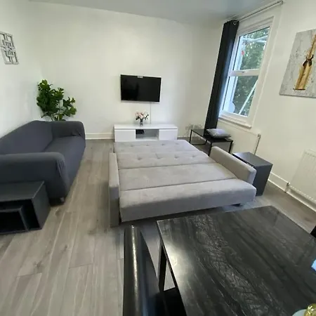 2 Bedroom Flat In Londres