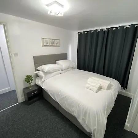 2 Bedroom Flat In Appartement
