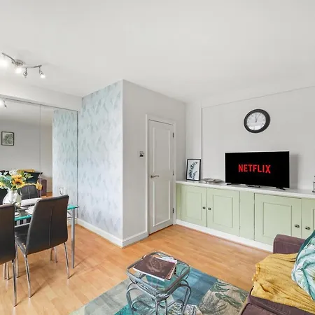 Dream Key Chelsea: Serviced With Netflix London