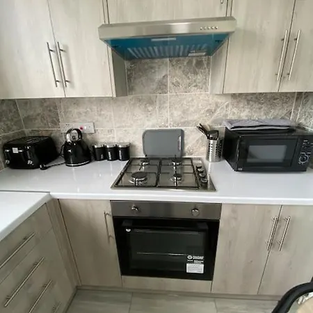 2 Bedroom Flat In Londres