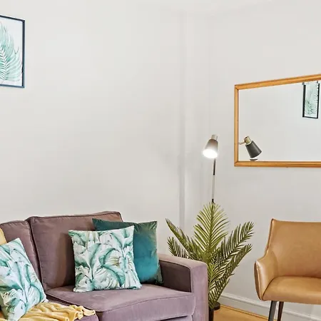 Apartment Dream Key Chelsea: Serviced With Netflix *