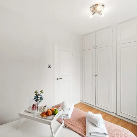 Dream Key Chelsea: Serviced With Netflix * London