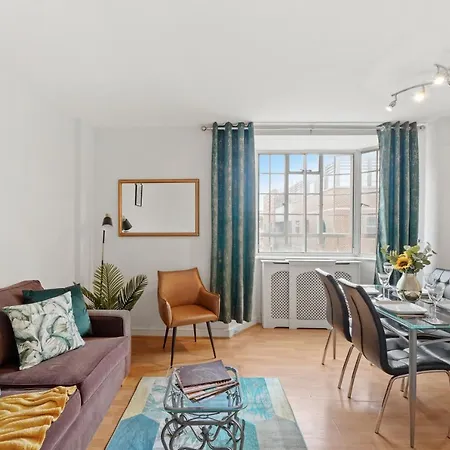 Apartment Dream Key Chelsea: Serviced With Netflix