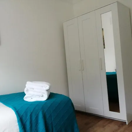 Apartment Lovely 3 Bedrooms Flat Near Station With Free Parking