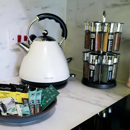 Apartment Luxury Holiday Elizabeth Line *