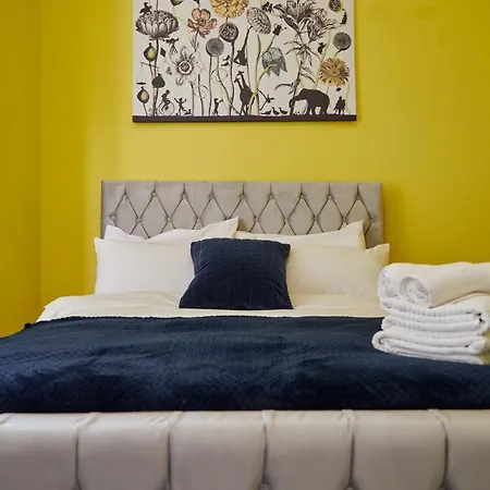 Apartment Luxury Holiday Elizabeth Line