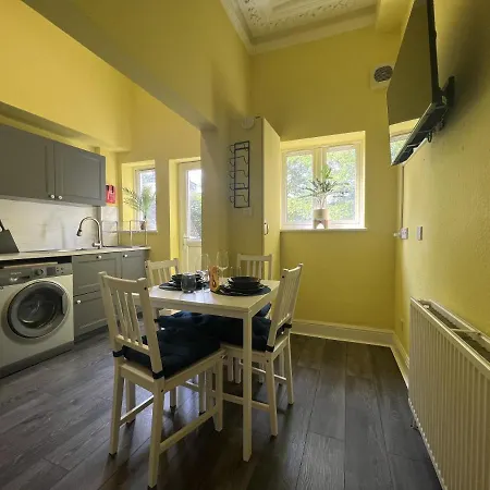Apartment Luxury Holiday Elizabeth Line London