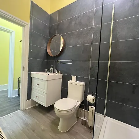 Luxury Holiday Elizabeth Line Apartment *