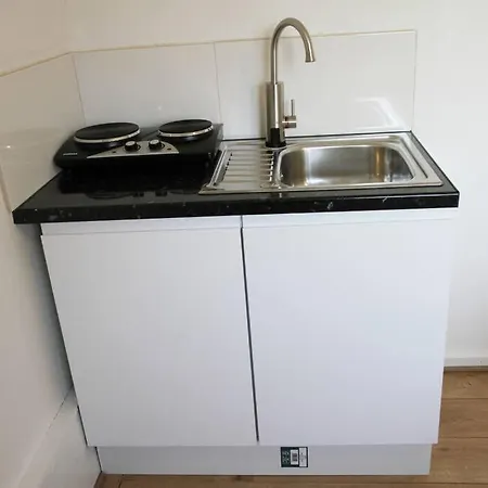 Apartment Ensuite With Kitchen Modern Large Double-bed In Zone 2 *