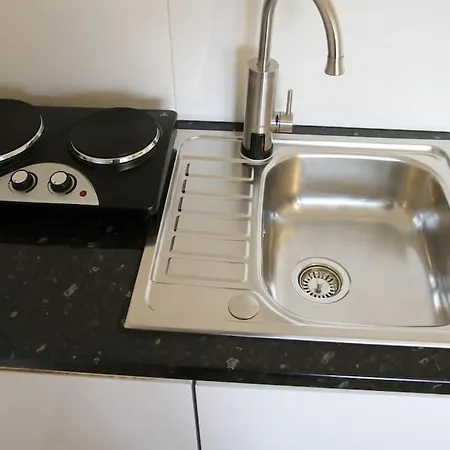 Apartment Ensuite With Kitchen Modern Large Double-bed In Zone 2 *