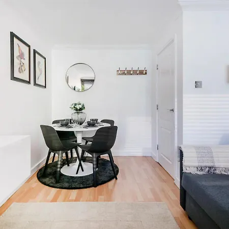 Trendy And Chic Central 1 Bed