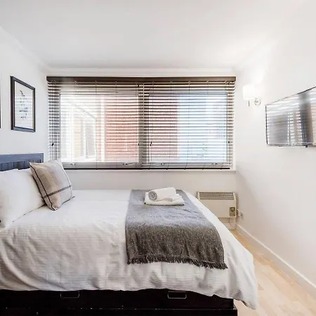 Trendy And Chic Central 1 Bed Apartment