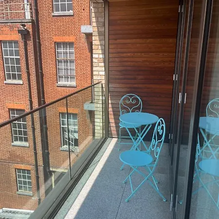 Beautiful 2 Bed Flat In Finchley Road, Camden Apartament