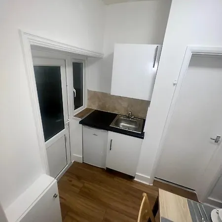 Leisure Studio Flat In Golders Holiday home *