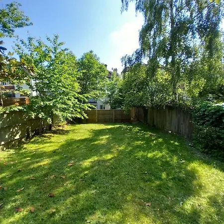 Leisure Studio Flat In Golders Holiday home *