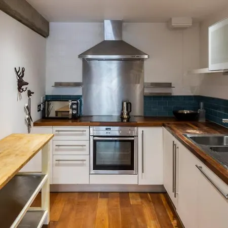 Altido Modern Flat With Canal Views