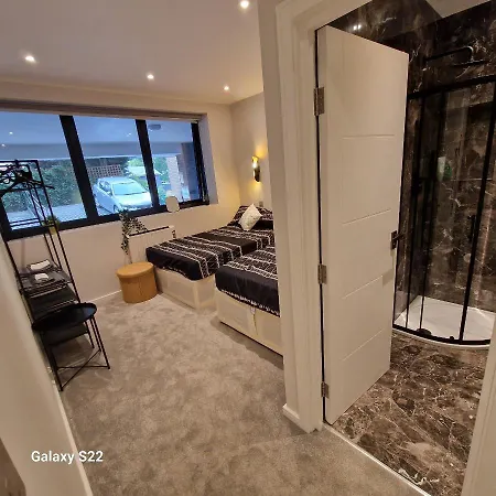 Apartment Dream Finchley 4 Min Walk To The Train *