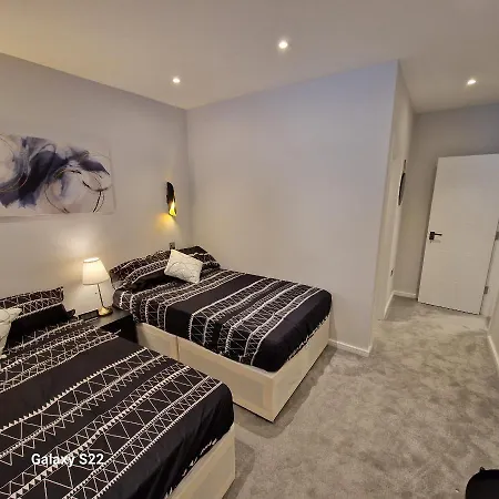 Dream Finchley 4 Min Walk To The Train Apartment Hendon