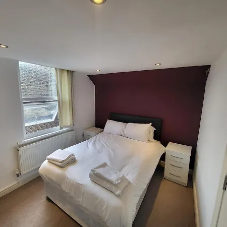 Large 4 Bedroom House In