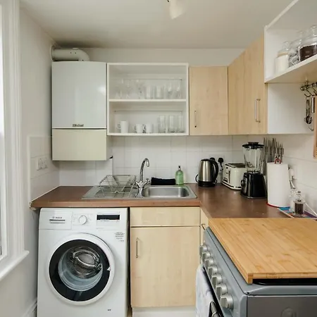 Beautiful Designer Flat In Maida Vale, Sleeps 4 *