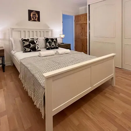 Maria's House In East London Apartment Dagenham