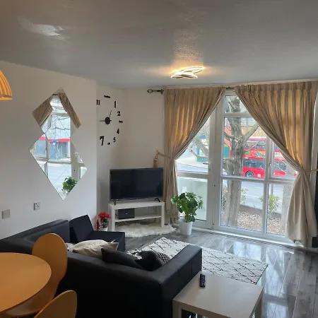 Apartment Two Bedroom Flat In Greenwich Near The 02 London