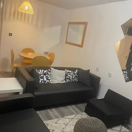 Two Bedroom Flat In Greenwich Near The 02 Apartment London