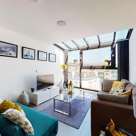 Stunning 2 Bed 2 Bath In Clerkenwell London