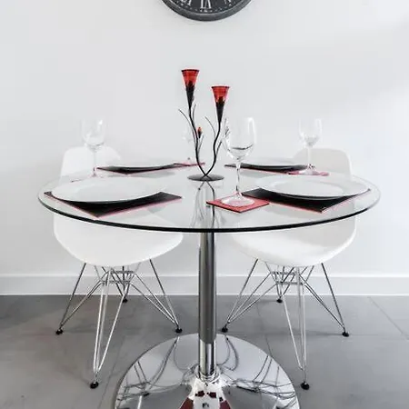 Stunning 2 Bed 2 Bath In Clerkenwell London
