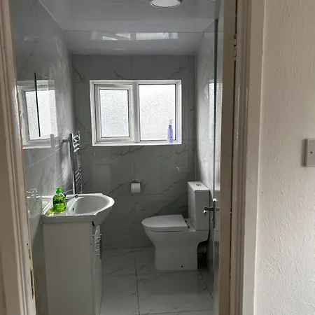 Good Priced Double Bed In Hayes Northolt (Greater London)