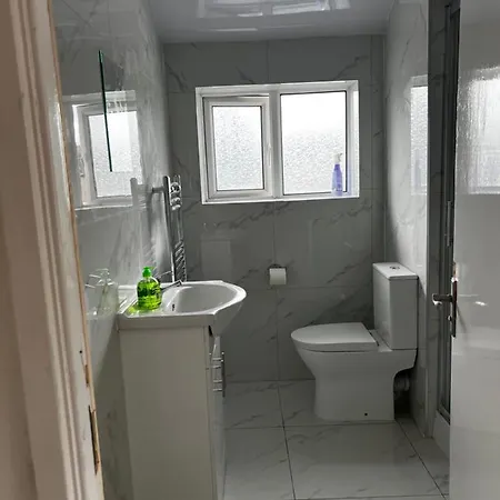 Good Priced Double Bed In Hayes Northolt (Greater London)