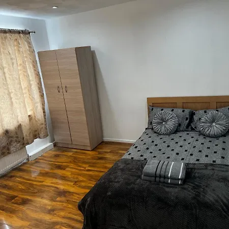 Good Priced Double Bed In Hayes Northolt (Greater London)