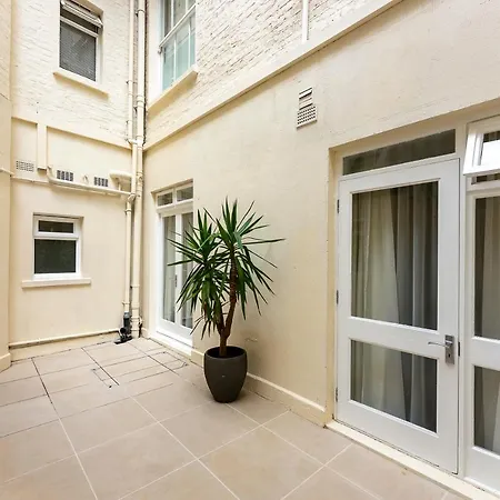 Cleveland Residences Paddington 런던