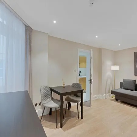 Апартаменты Cleveland Residences Paddington *