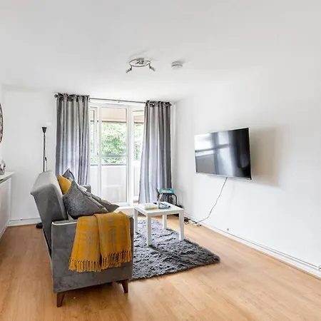 Modern & Cosy Flat In * London