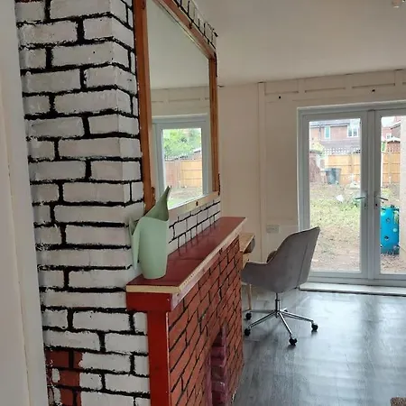 Lovely 3 Bed Terraced Family House