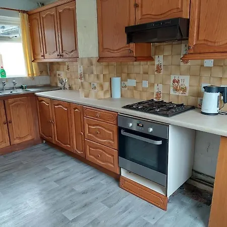 Lovely 3 Bed Terraced Family House