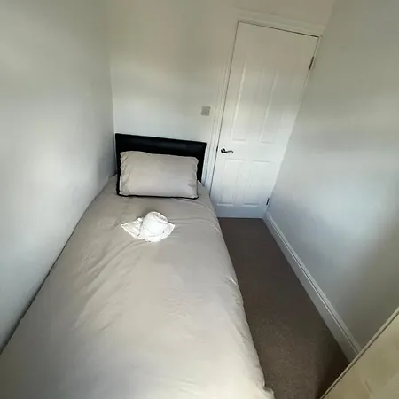 Reach Retreat Spacious 4bed House Startford Maryland Great Transport Links London