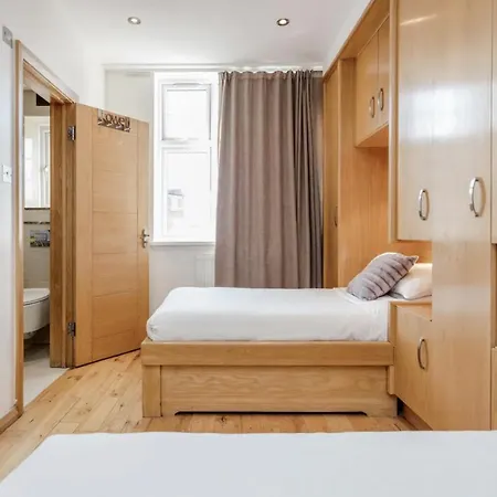 Apartment Luxe - Hyde Park - 2bed 3bath A/c + Lift *
