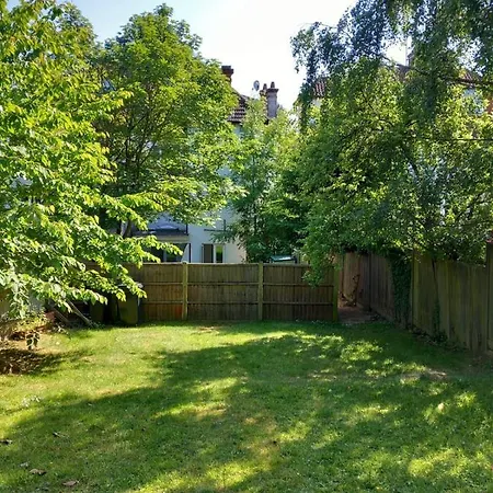 Leisure Studio Flat In Golders Holiday home *