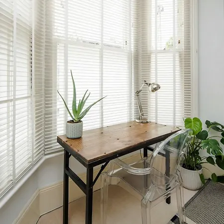 Apartment Beautiful Designer Flat In Maida Vale, Sleeps 4 London