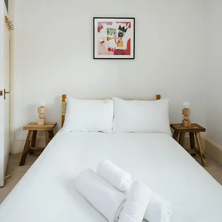 Beautiful Designer Flat In Maida Vale, Sleeps 4 London