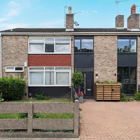 Altido Stunning 2 Bed House With Garden And Free Parking, Near Clapham Park London