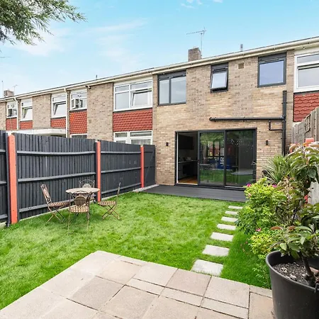 Altido Stunning 2 Bed House With Garden And Free Parking, Near Clapham Park *