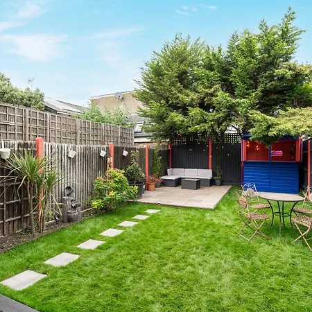 Altido Stunning 2 Bed House With Garden And Free Parking, Near Clapham Park