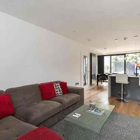 Altido Stunning 2 Bed House With Garden And Free Parking, Near Clapham Park